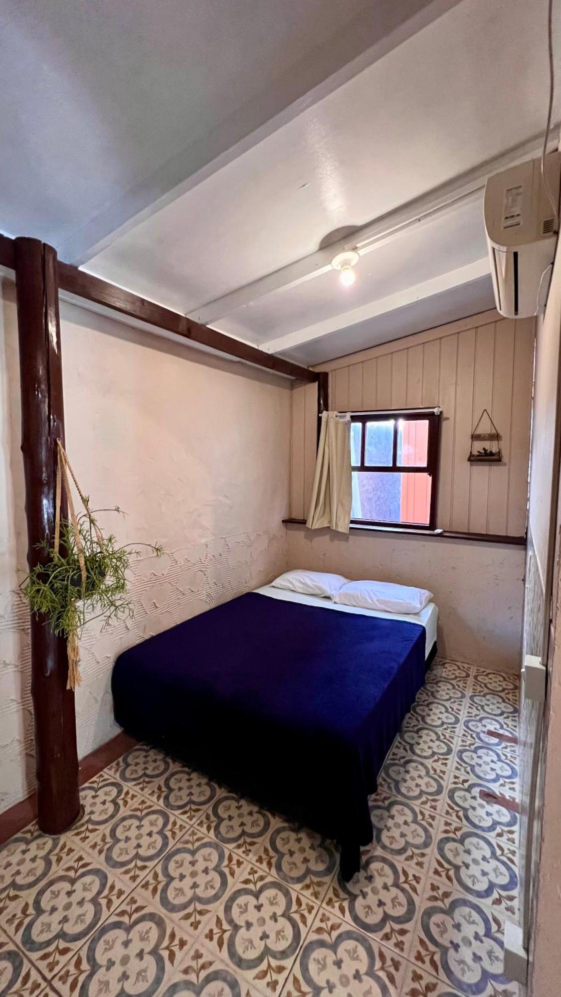 Hostel Antonio Pescador - Centro Da Guarda do Embaú 객실 사진